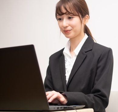 【一般事務・土日祝休み・高時給1600円でのお仕事!】